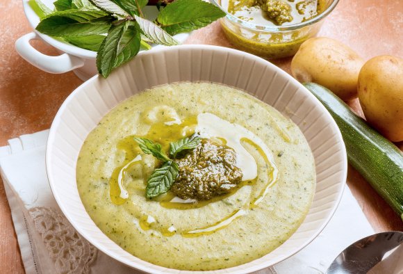 Gemüsesuppe mit Pesto für den Thermomix®